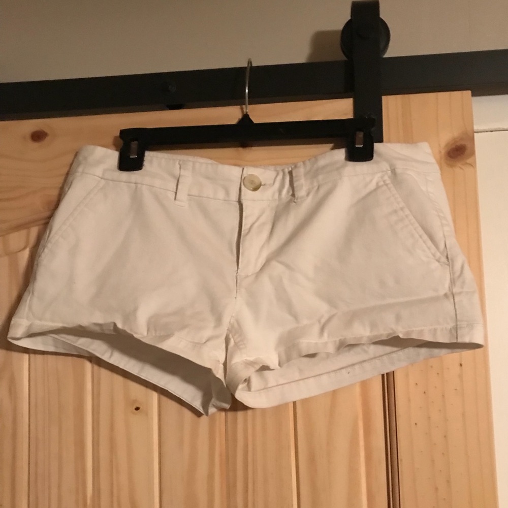 White American Eagle shorts.